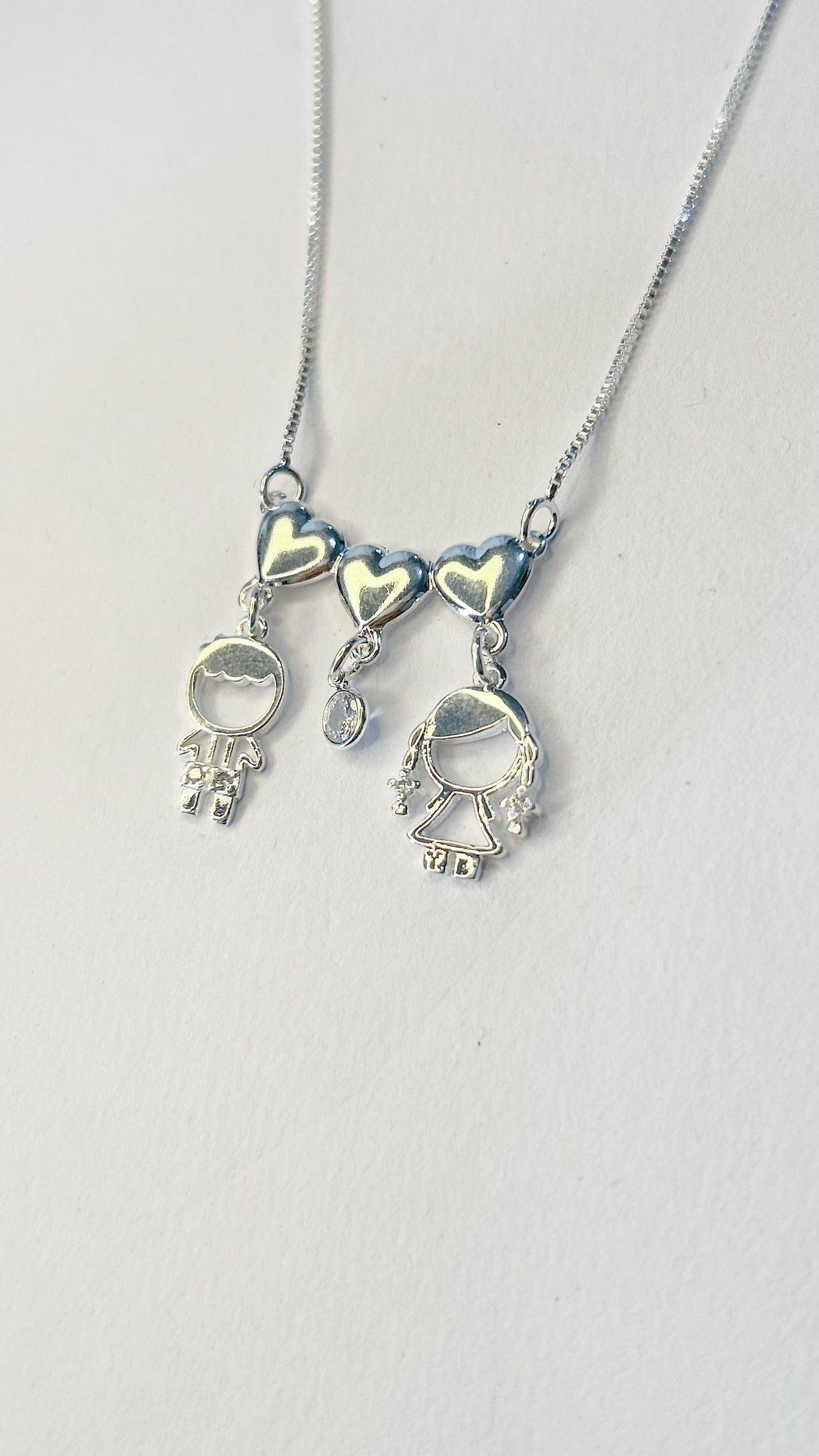 Colar 3 Corações com Menino e Menina