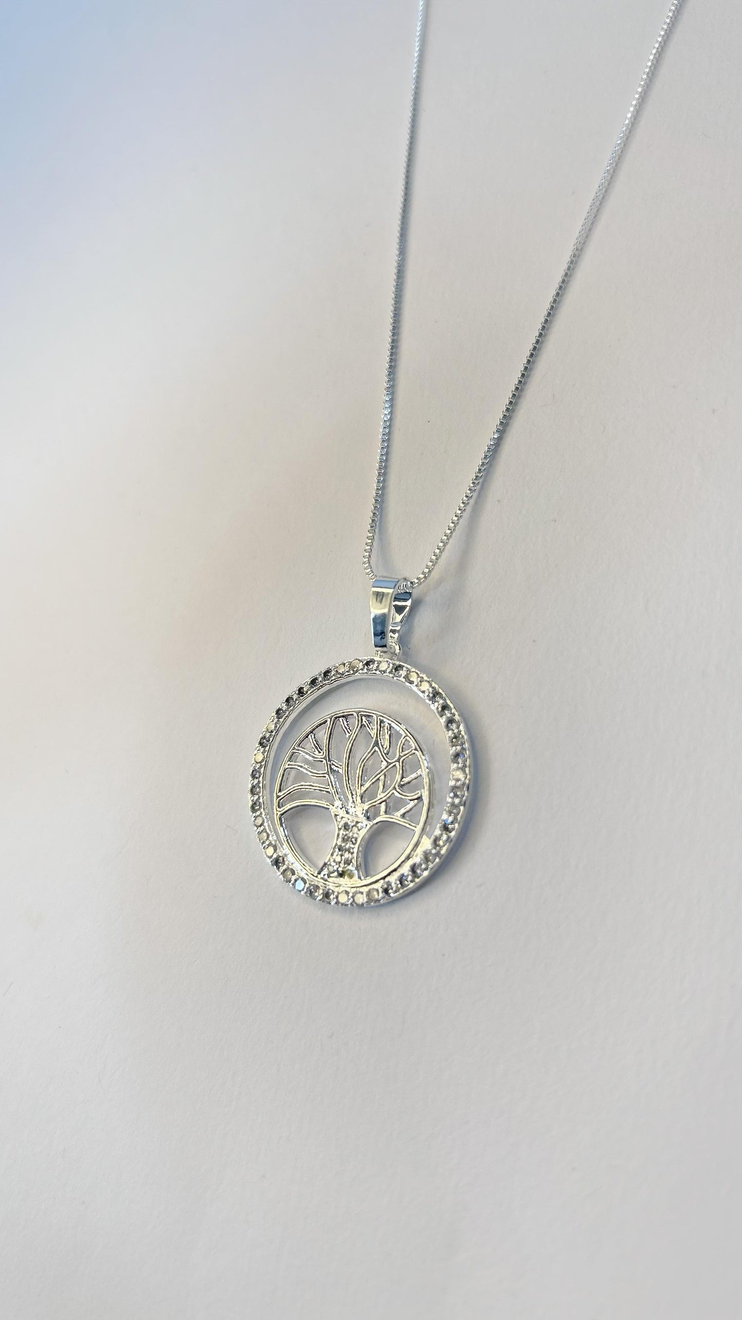 Colar Arvore Prata Leve