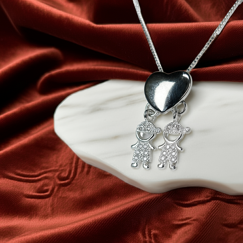 Colar Coração com Pingentes de Crianças em Prata – Amor de Mãe