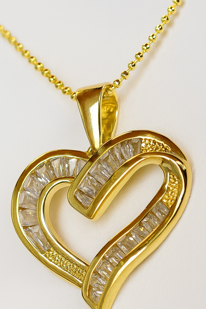 Colar Coração Dourado com Zircônias – Elegância Atemporal