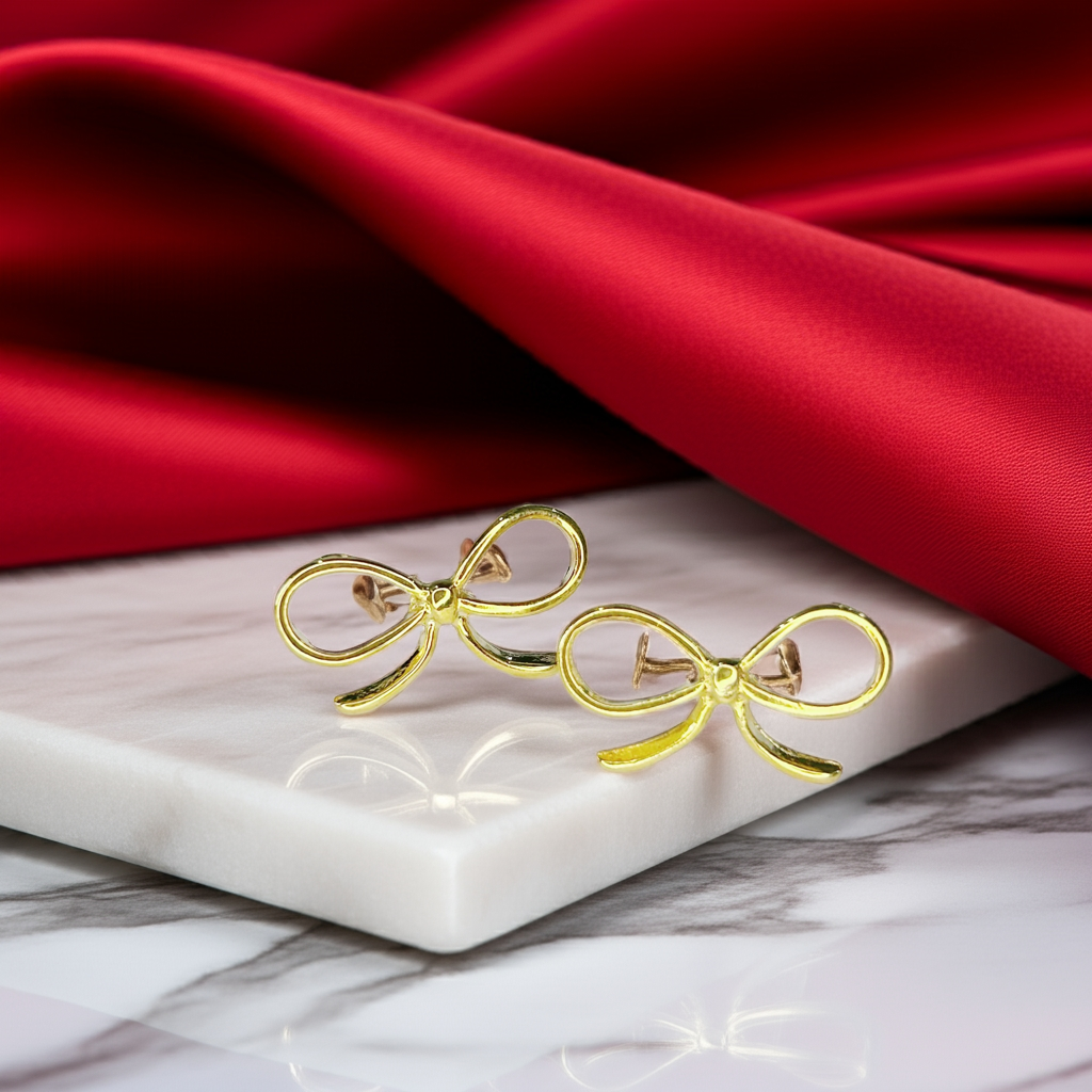Brinco Feminino Laço Folheado a Ouro 18k – Delicado e Romântico