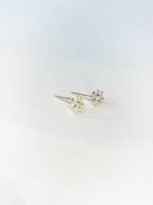 Brinco Mini Ponto de Luz com Banho de Ouro 18k – Delicado e Elegante