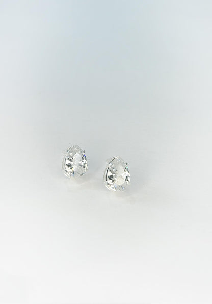 Brinco com Banho de Prata Leve — Elegância Minimalista para o Dia a Dia