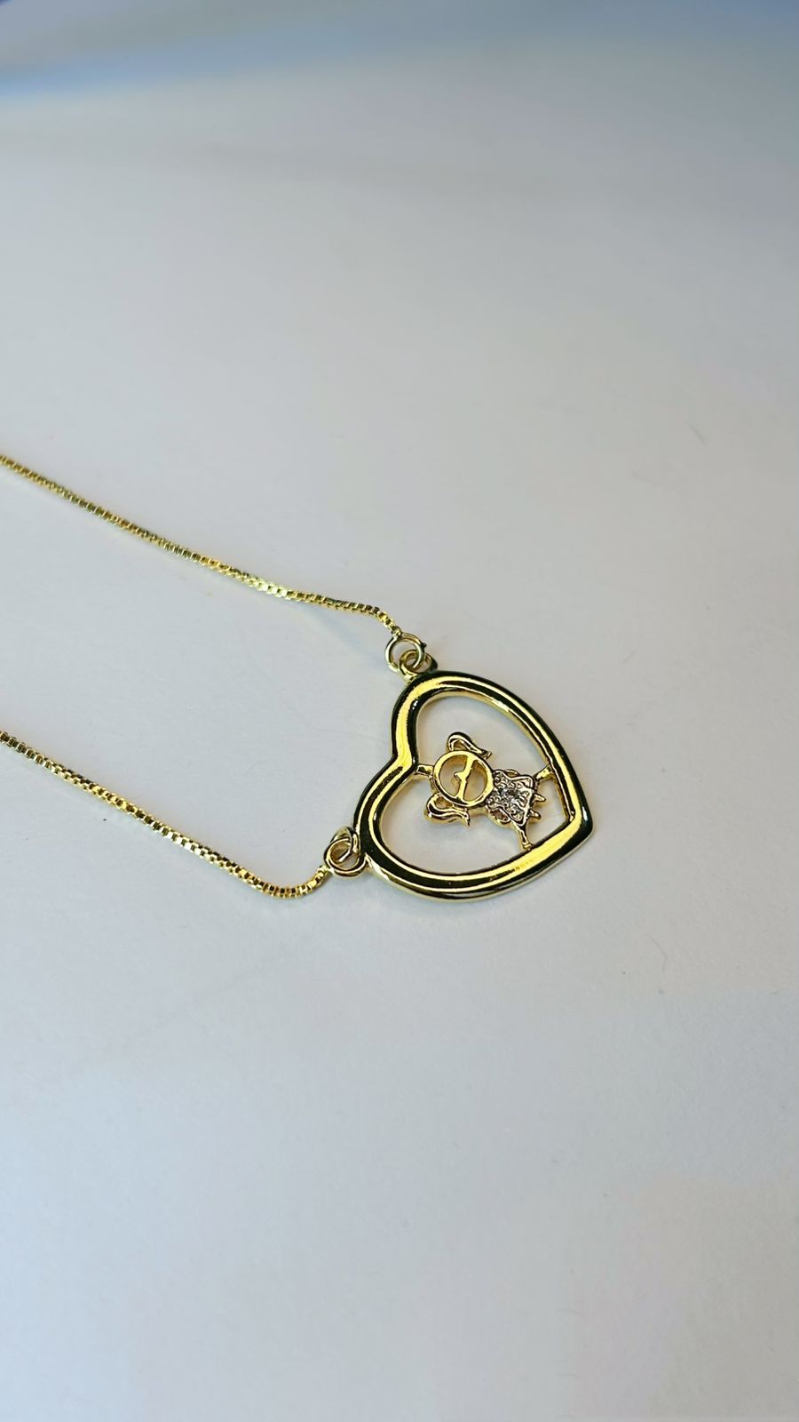 Colar Coração com Menininha Folheado a Ouro 18k – Amor em Cada Detalhe