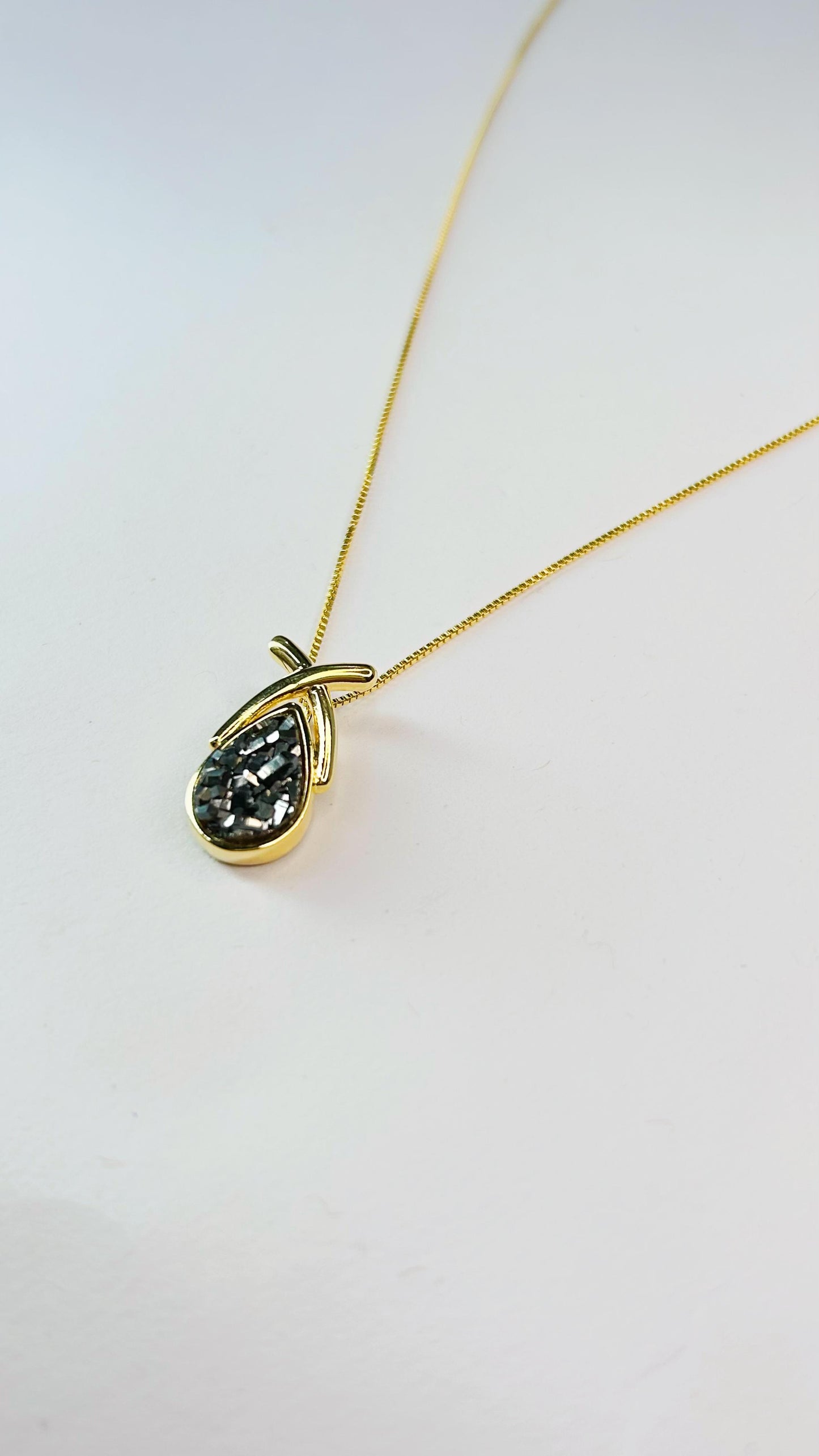 Colar Gota com Drusa Prata Natural Folheado a Ouro 18k