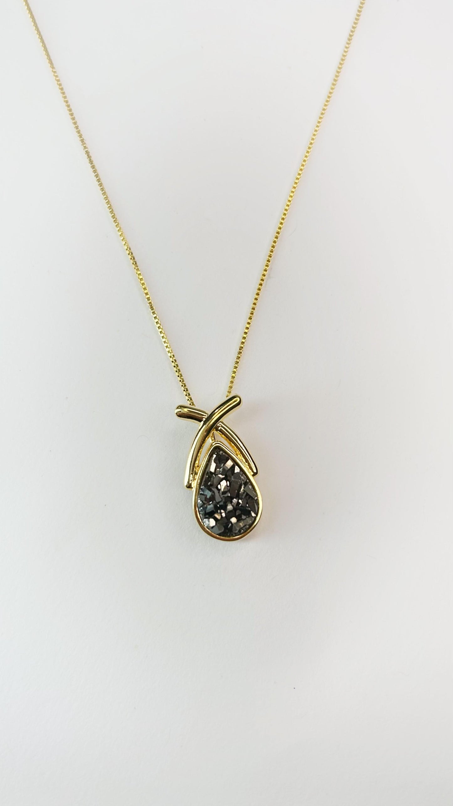 Colar Gota com Drusa Prata Natural Folheado a Ouro 18k