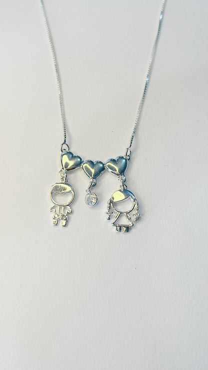 Colar 3 Corações com Menino e Menina