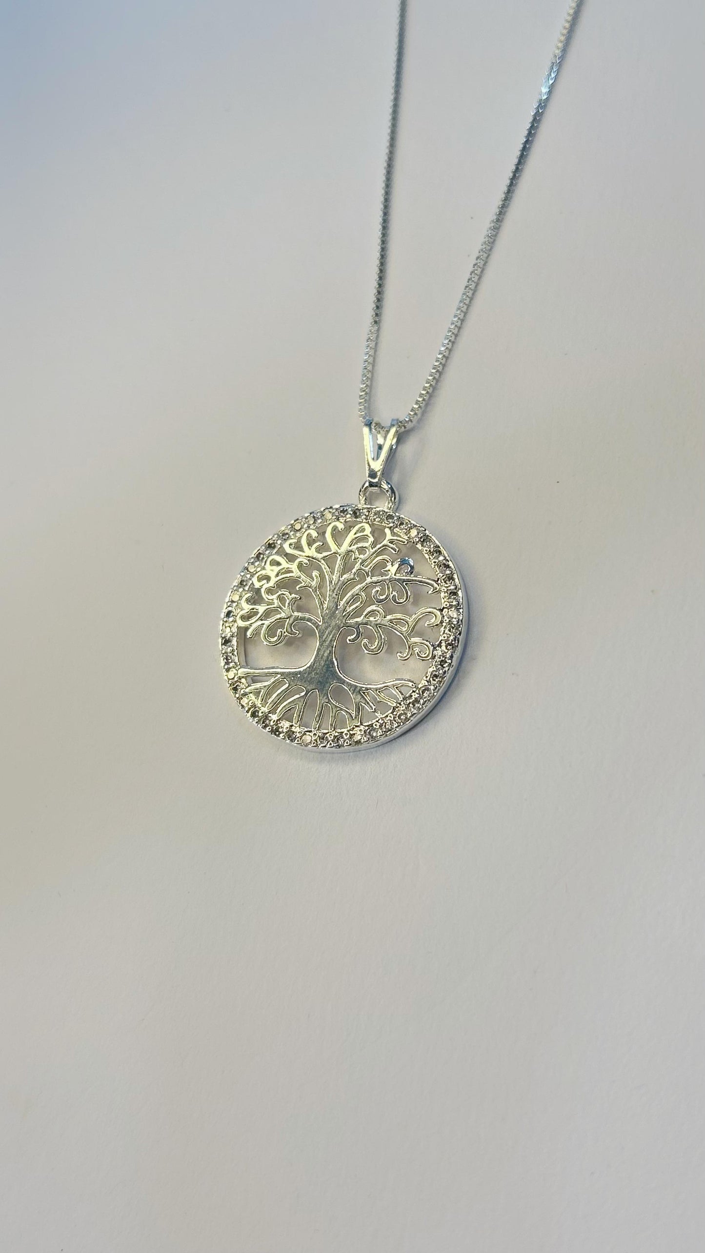 Colar Arvore de Prata Leve