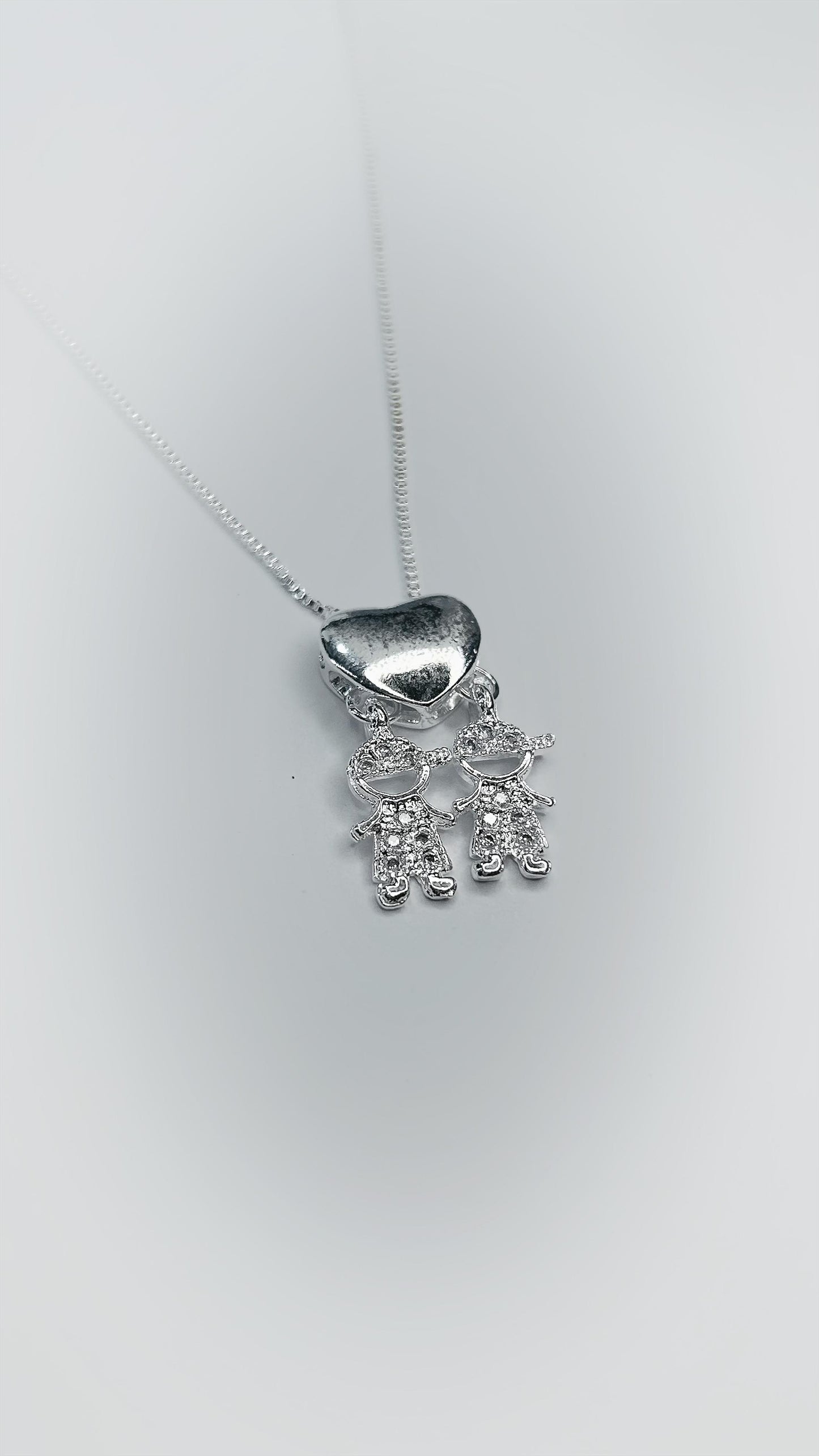 Colar Coração com Pingentes de Crianças em Prata – Amor de Mãe