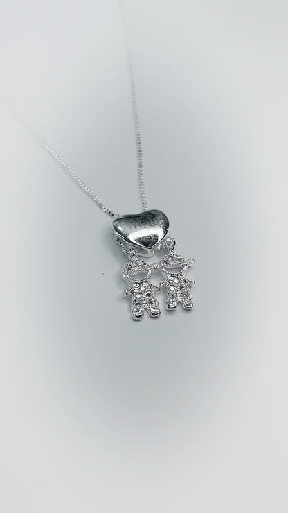 Colar Coração com Pingentes de Crianças em Prata – Amor de Mãe